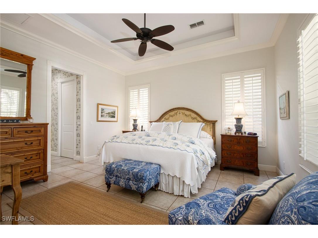 476 1st Avenue N Naples FL 34102 226001787 image28