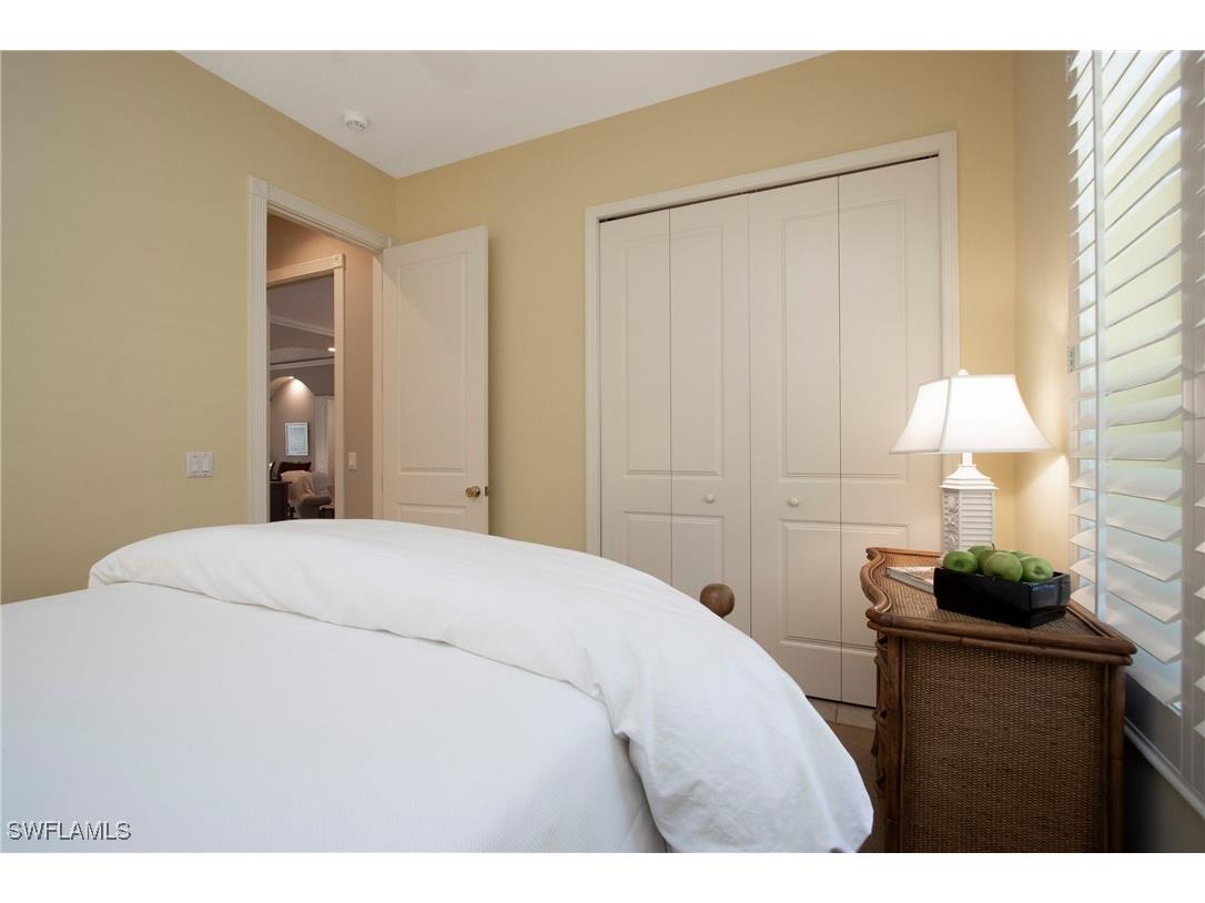 476 1st Avenue N Naples FL 34102 226001787 image8