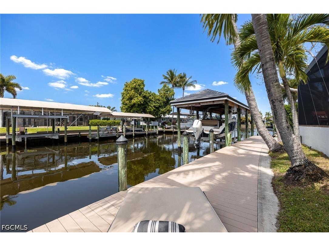 476 Keenan Court Fort Myers FL 33919 2026018175 image3