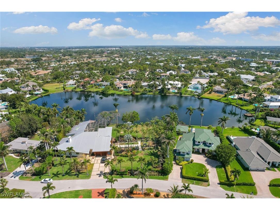 476 Palm Circle W Naples FL 34102 223026195 image1