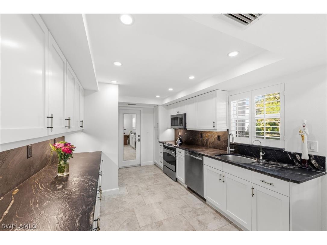 4772 West Boulevard #E102 Naples FL 34103 226011706 image16