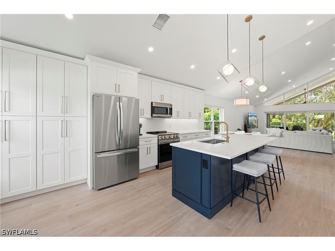 4775 Europa Drive Naples FL 34105 226025139 image2