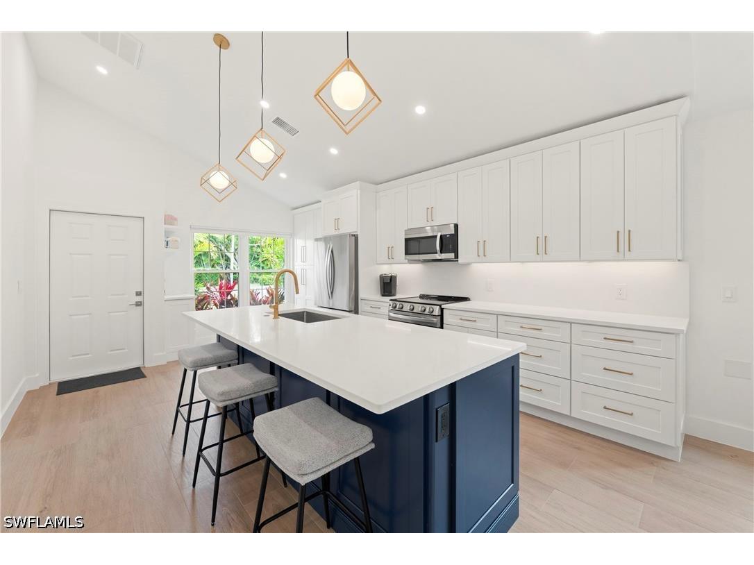 4775 Europa Drive Naples FL 34105 226025139 image3