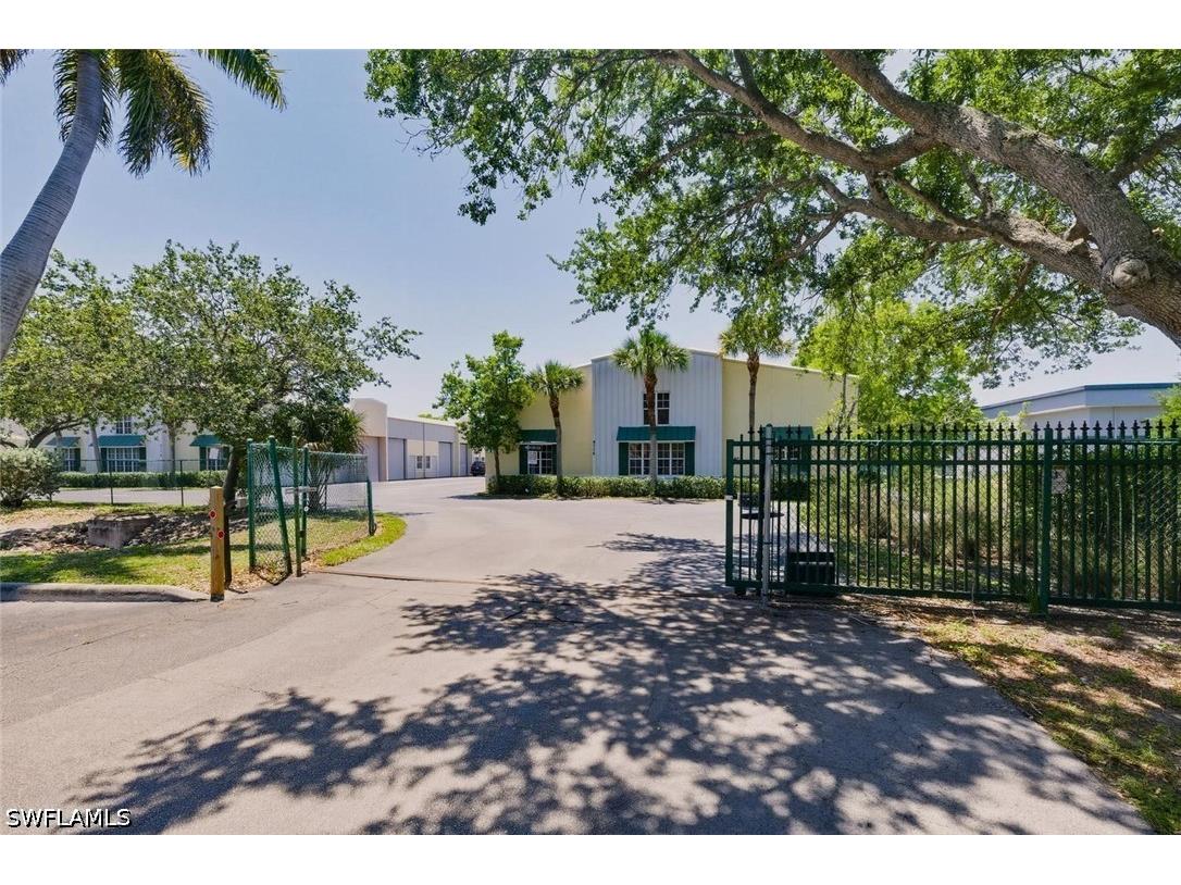 4776 Radio Road #101 Naples FL 34104 226017664 image1