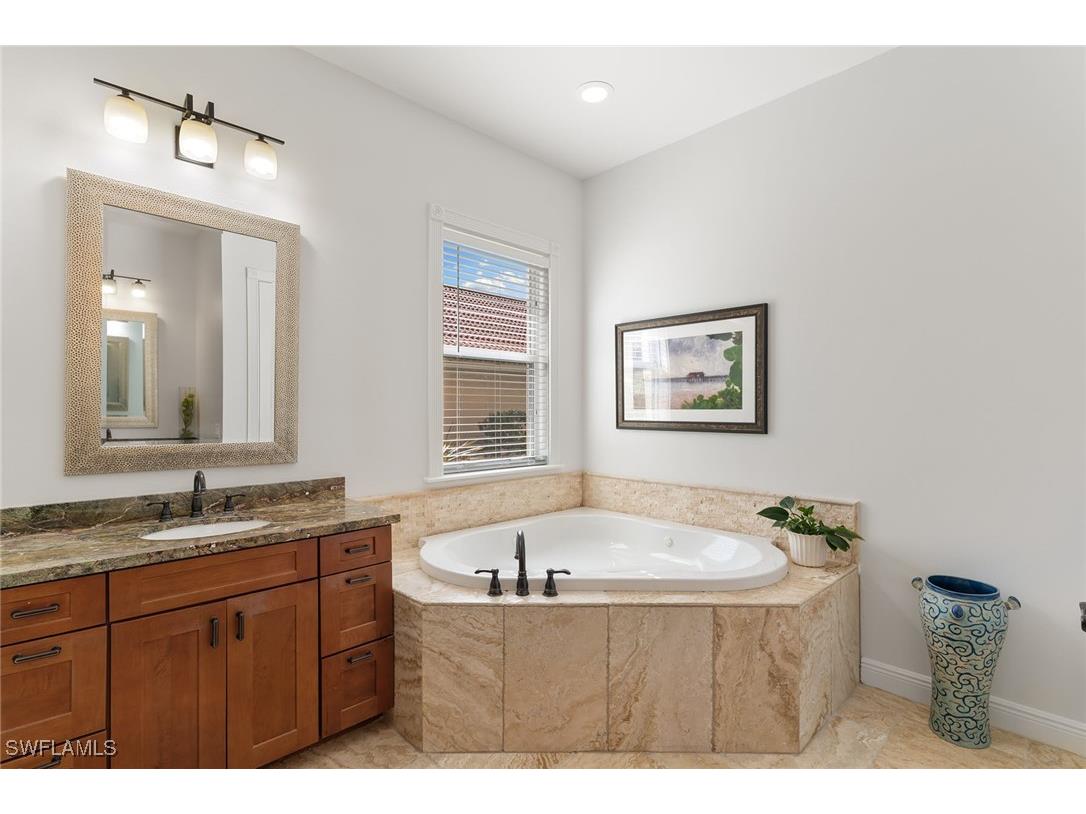 4778 Europa Drive Naples FL 34105 226003388 image17