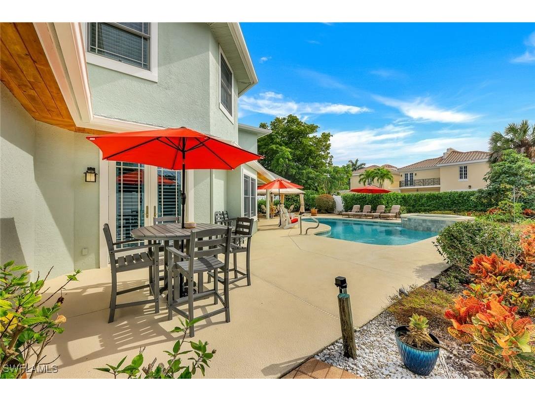 478 1st Avenue S Naples FL 34102 225075743 image1