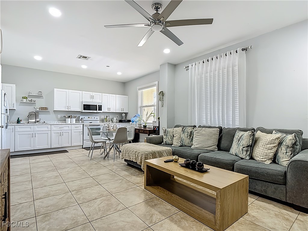 4786-4788 Jordan Avenue Lehigh Acres FL 33973 2025016099 image4