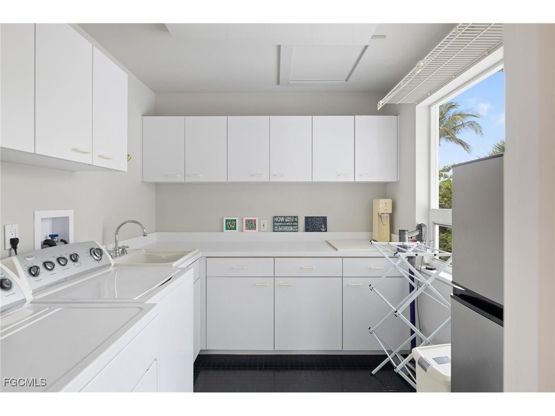 479 Lagoon Drive Sanibel FL 33957 2026000455 image34