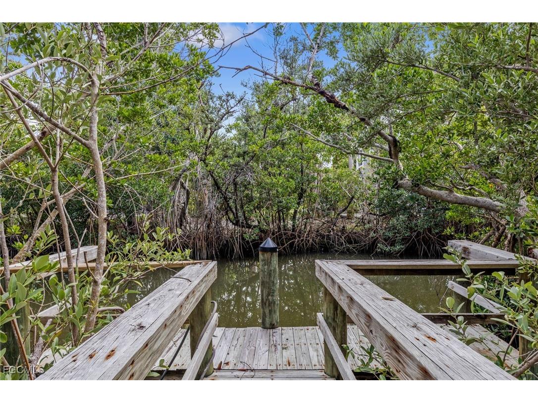 479 Lagoon Drive Sanibel FL 33957 2026000455 image39