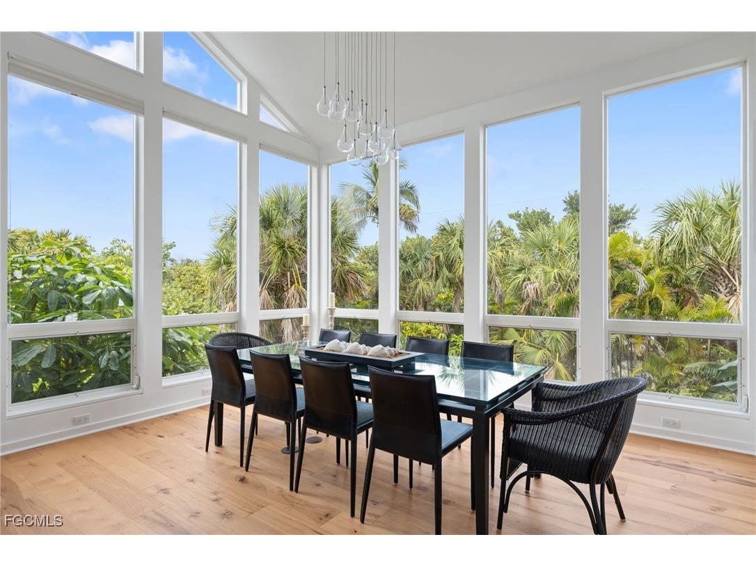 479 Lagoon Drive Sanibel FL 33957 2026000455 image7
