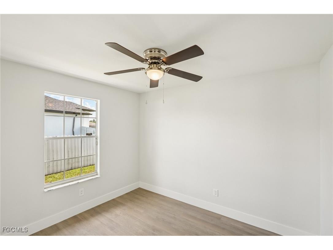 479 NE 2nd Place Cape Coral FL 33909 2025007040 image10