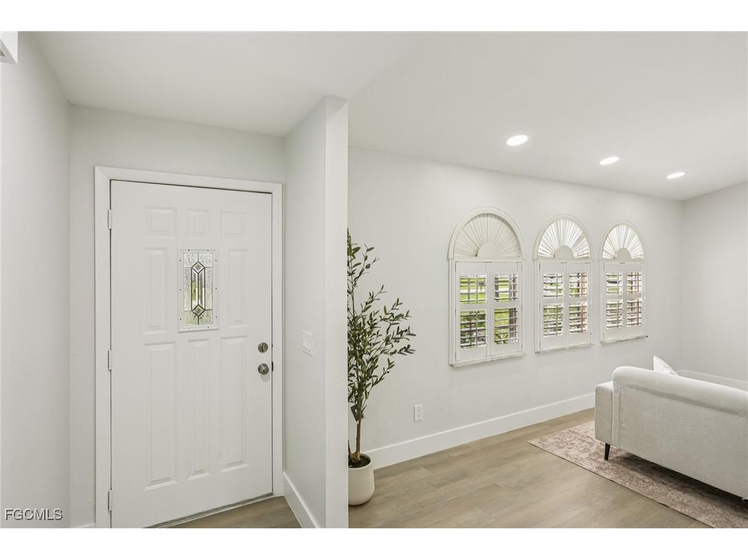 479 NE 2nd Place Cape Coral FL 33909 2025007040 image15