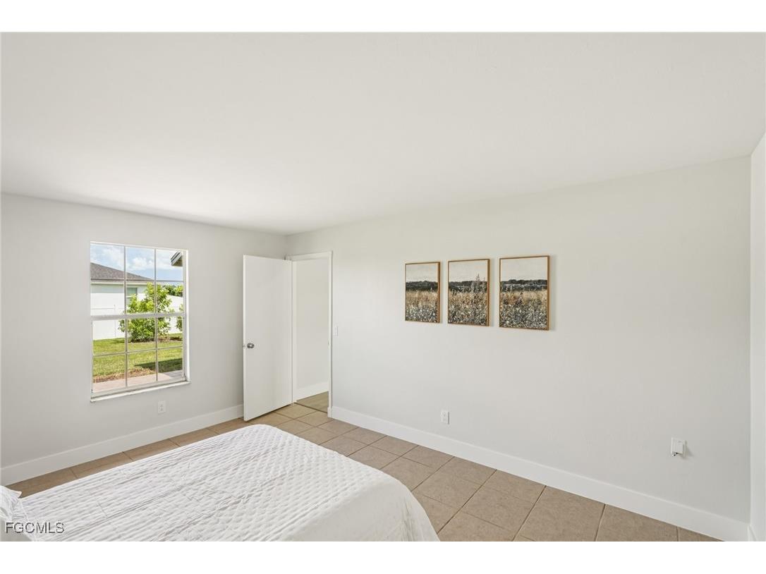 479 NE 2nd Place Cape Coral FL 33909 2025007040 image19