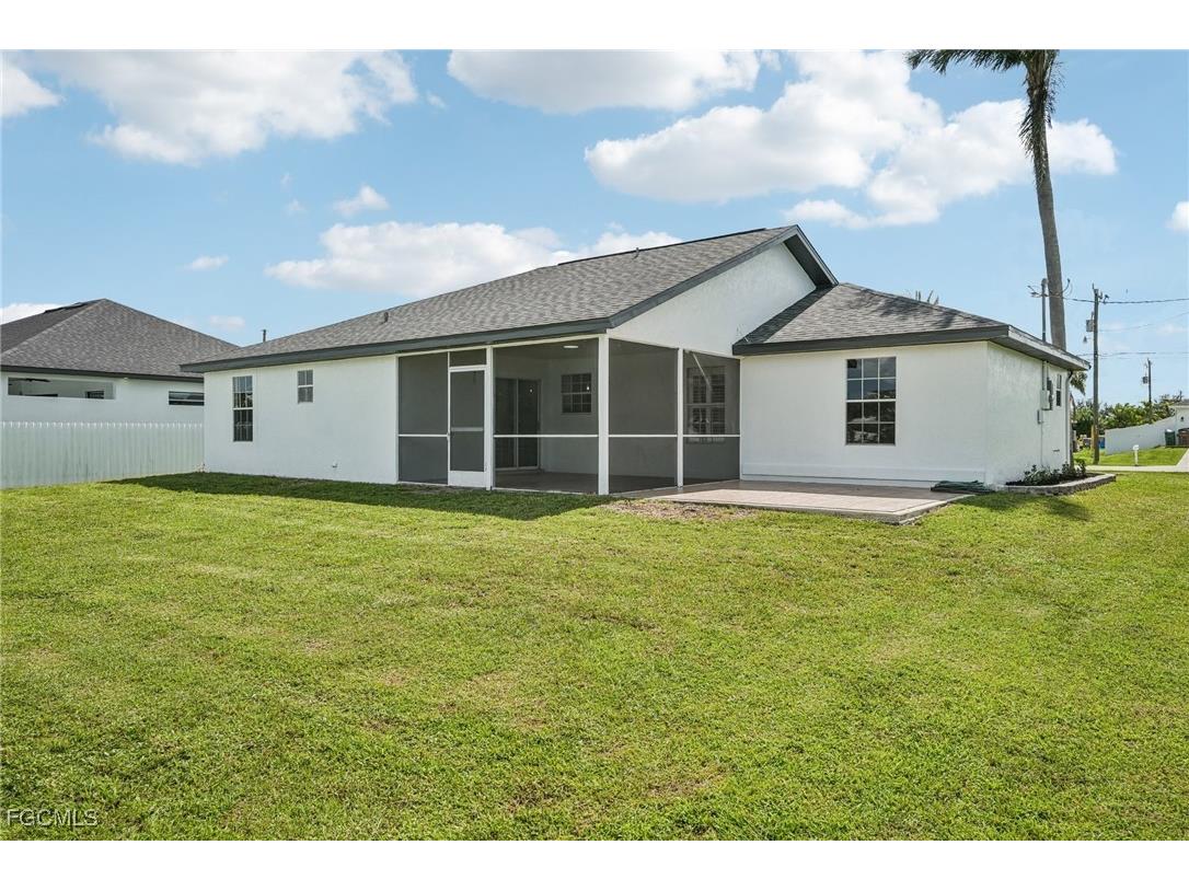 479 NE 2nd Place Cape Coral FL 33909 2025007040 image26
