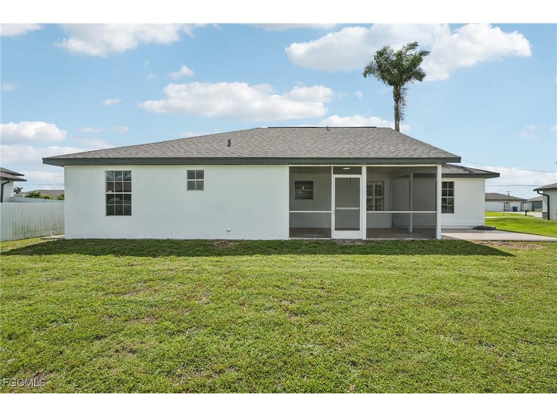 479 NE 2nd Place Cape Coral FL 33909 2025007040 image31