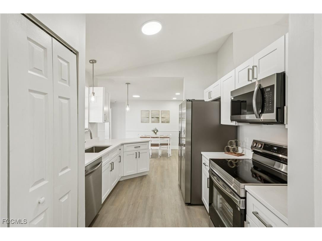 479 NE 2nd Place Cape Coral FL 33909 2025007040 image7