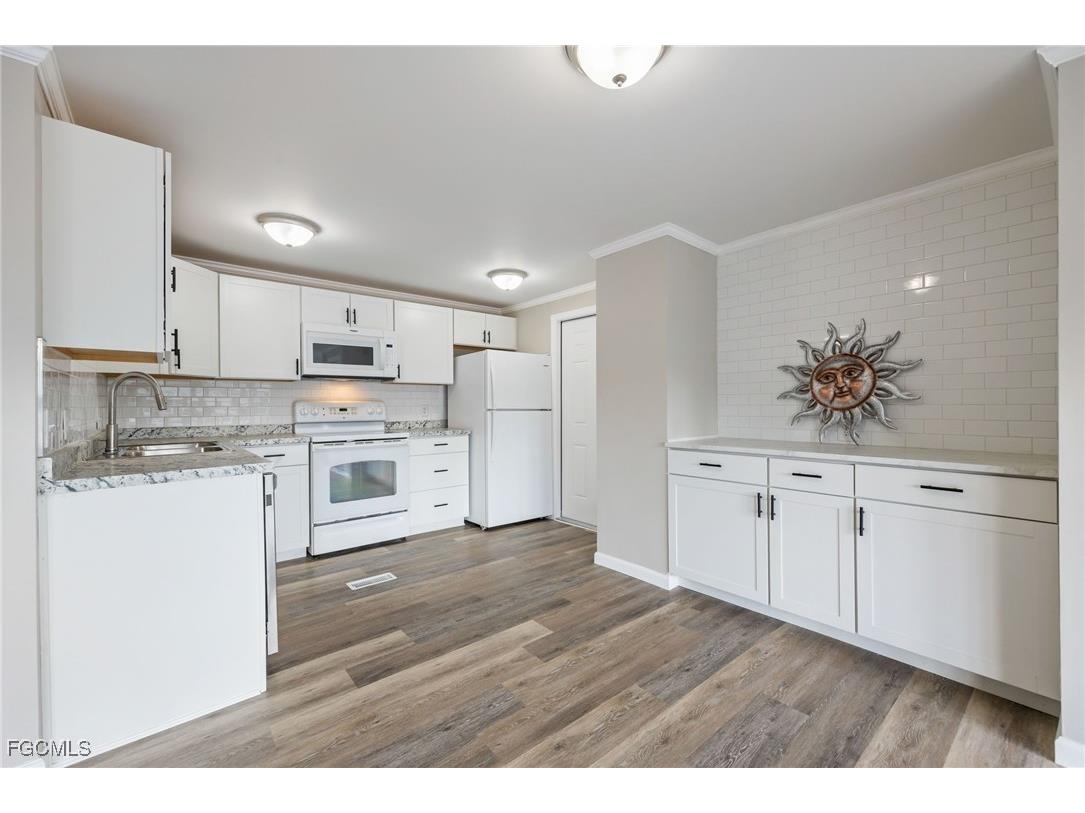 479 Nicklaus Boulevard North Fort Myers FL 33903 2025026143 image11