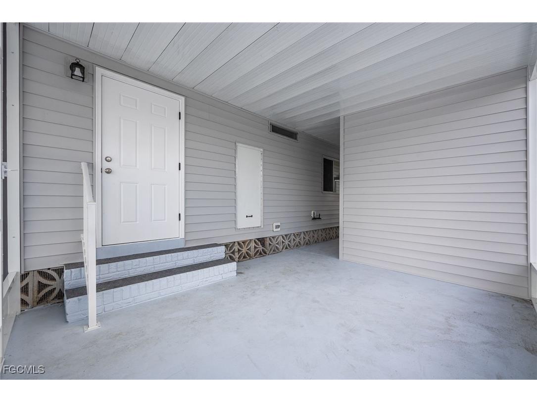 479 Nicklaus Boulevard North Fort Myers FL 33903 2025026143 image24