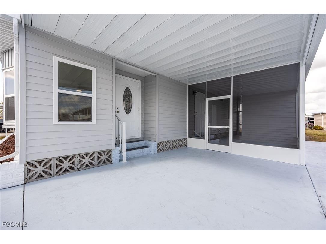 479 Nicklaus Boulevard North Fort Myers FL 33903 2025026143 image3