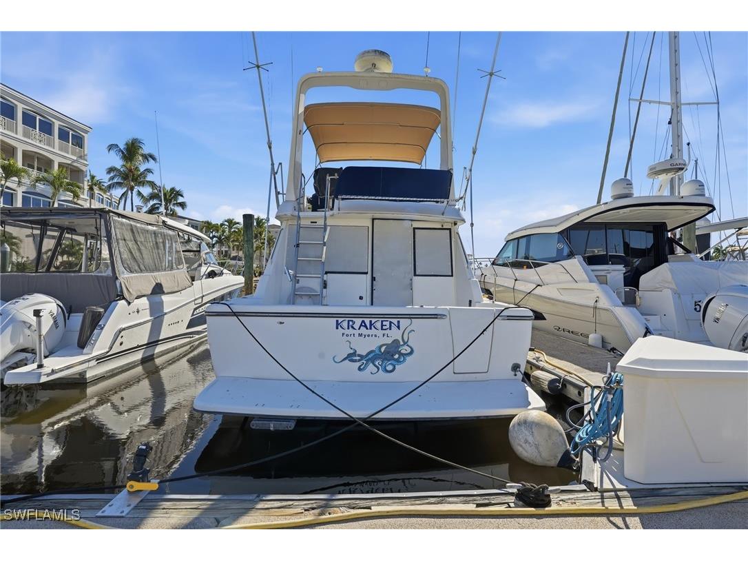 48' BOAT SLIP G-18 Gulf Harbour Marina Fort Myers FL 33908 226004069 image1