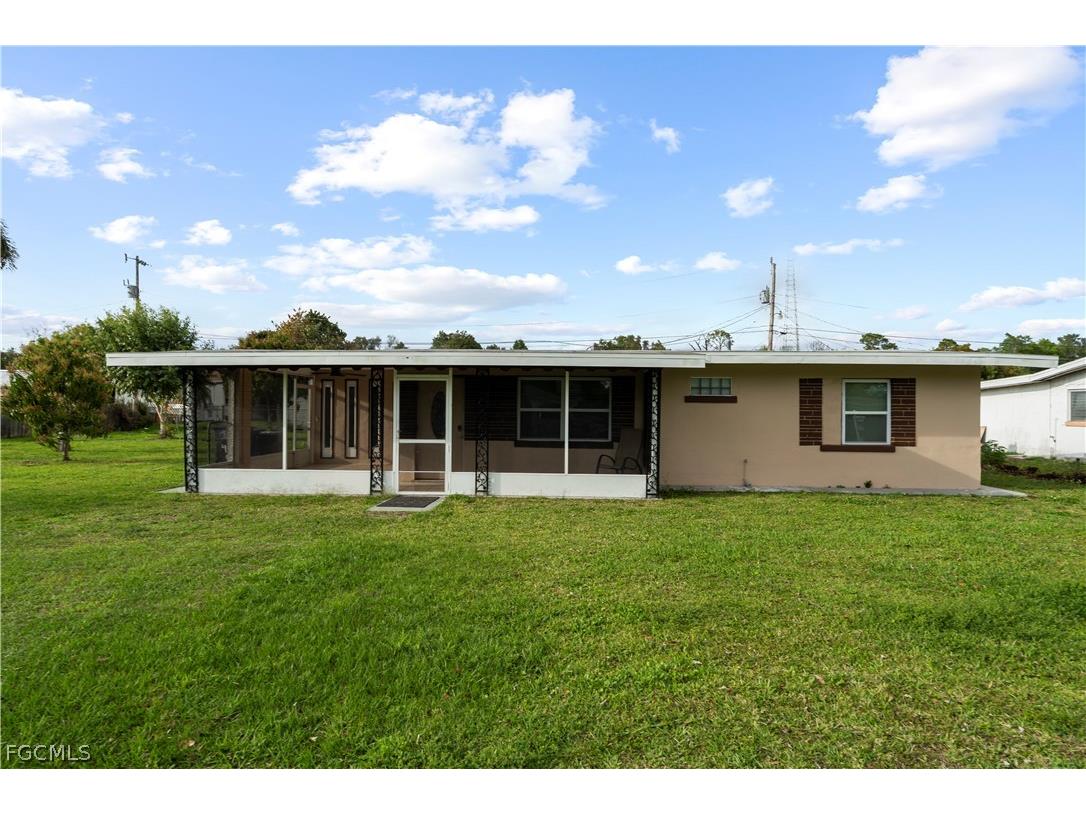 48 Victoria Drive North Fort Myers FL 33917 2026013604 image1