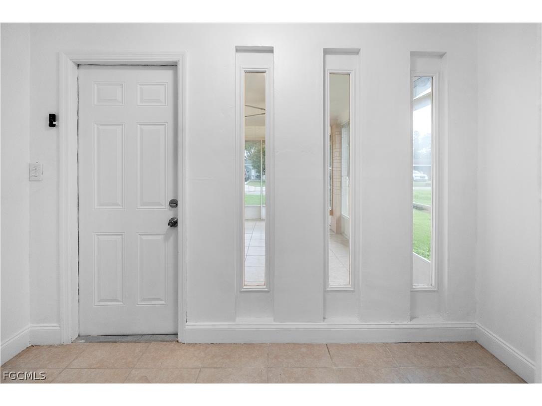 48 Victoria Drive North Fort Myers FL 33917 2026013604 image10