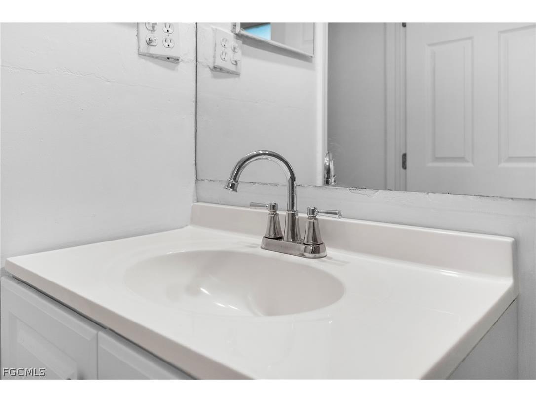 48 Victoria Drive North Fort Myers FL 33917 2026013604 image15