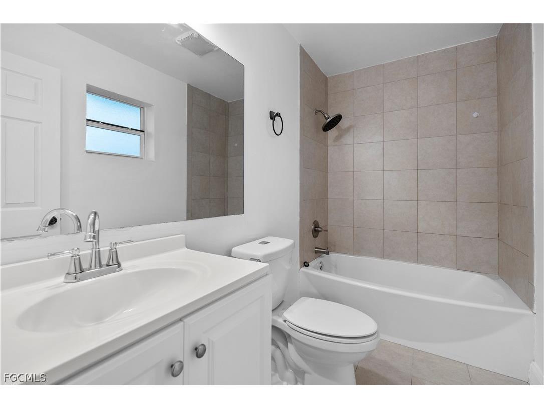 48 Victoria Drive North Fort Myers FL 33917 2026013604 image16