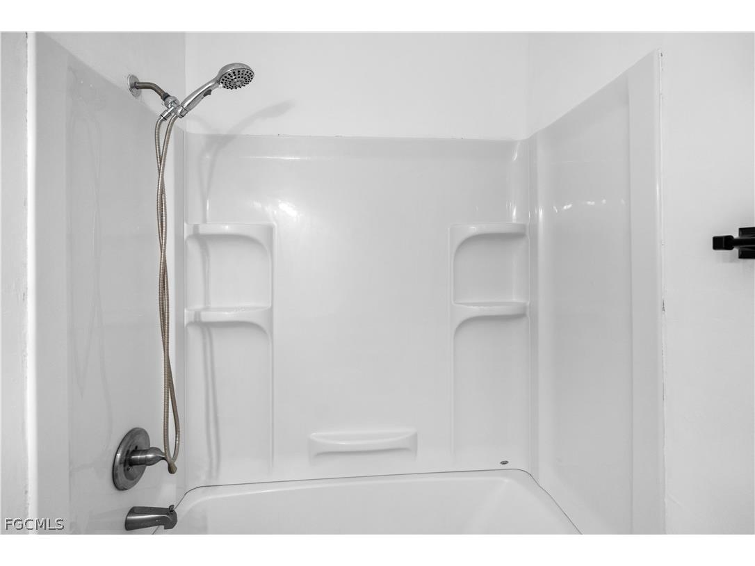 48 Victoria Drive North Fort Myers FL 33917 2026013604 image25