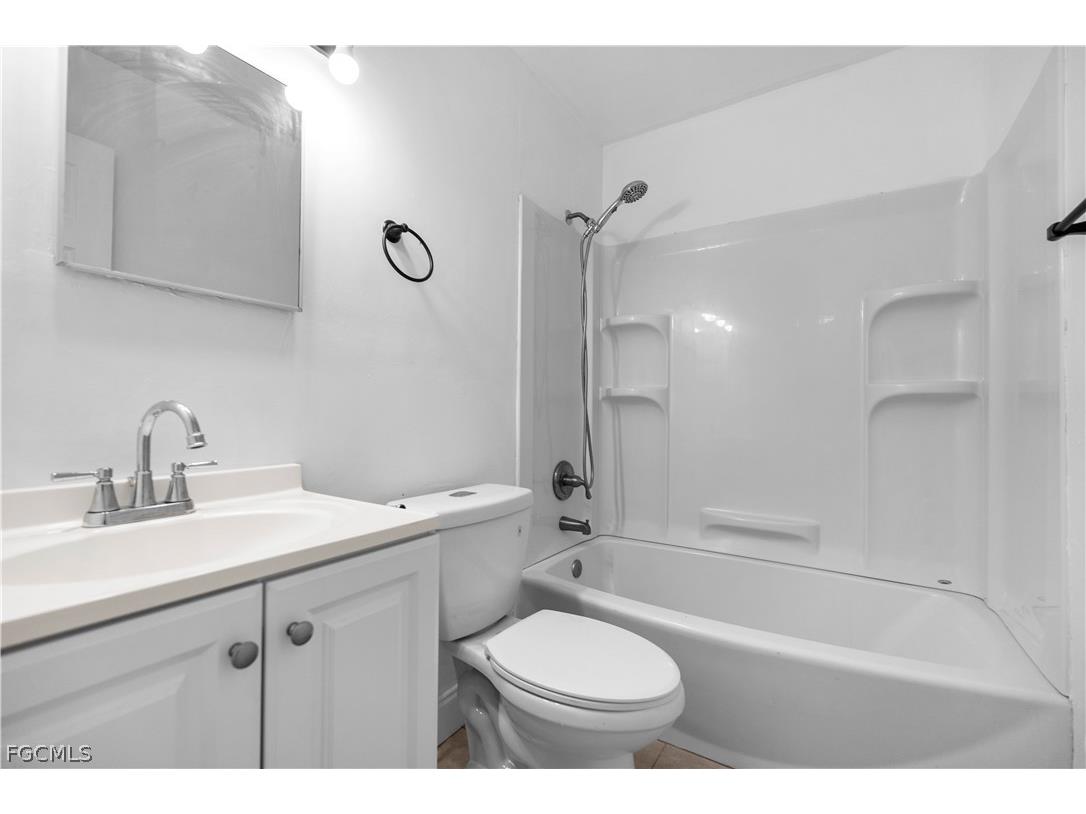 48 Victoria Drive North Fort Myers FL 33917 2026013604 image27