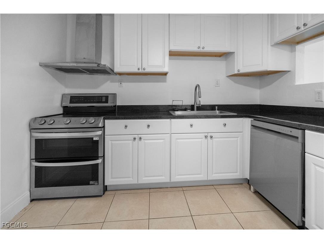 48 Victoria Drive North Fort Myers FL 33917 2026013604 image35