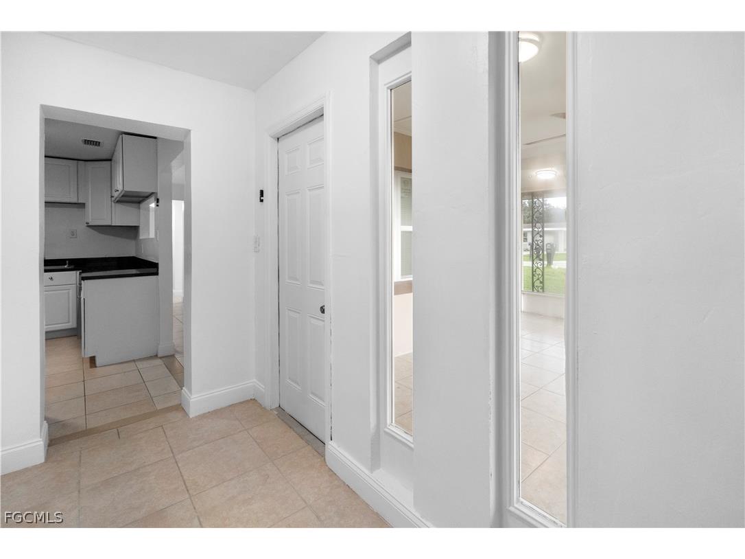 48 Victoria Drive North Fort Myers FL 33917 2026013604 image9