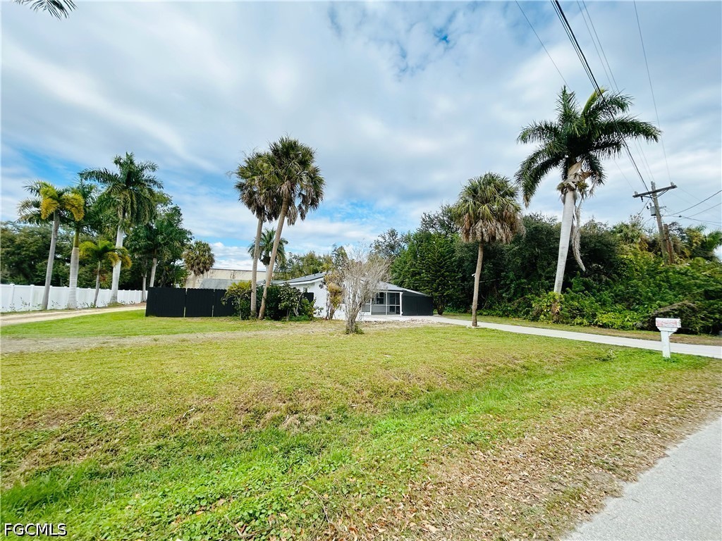 48 W North Shore Avenue North Fort Myers FL 33903 2026004657 image9