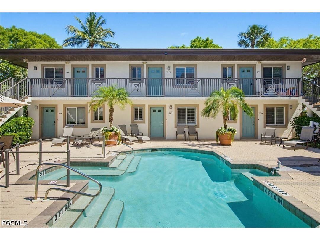 480 5th Street S #202 Naples FL 34102 2026017700 image2