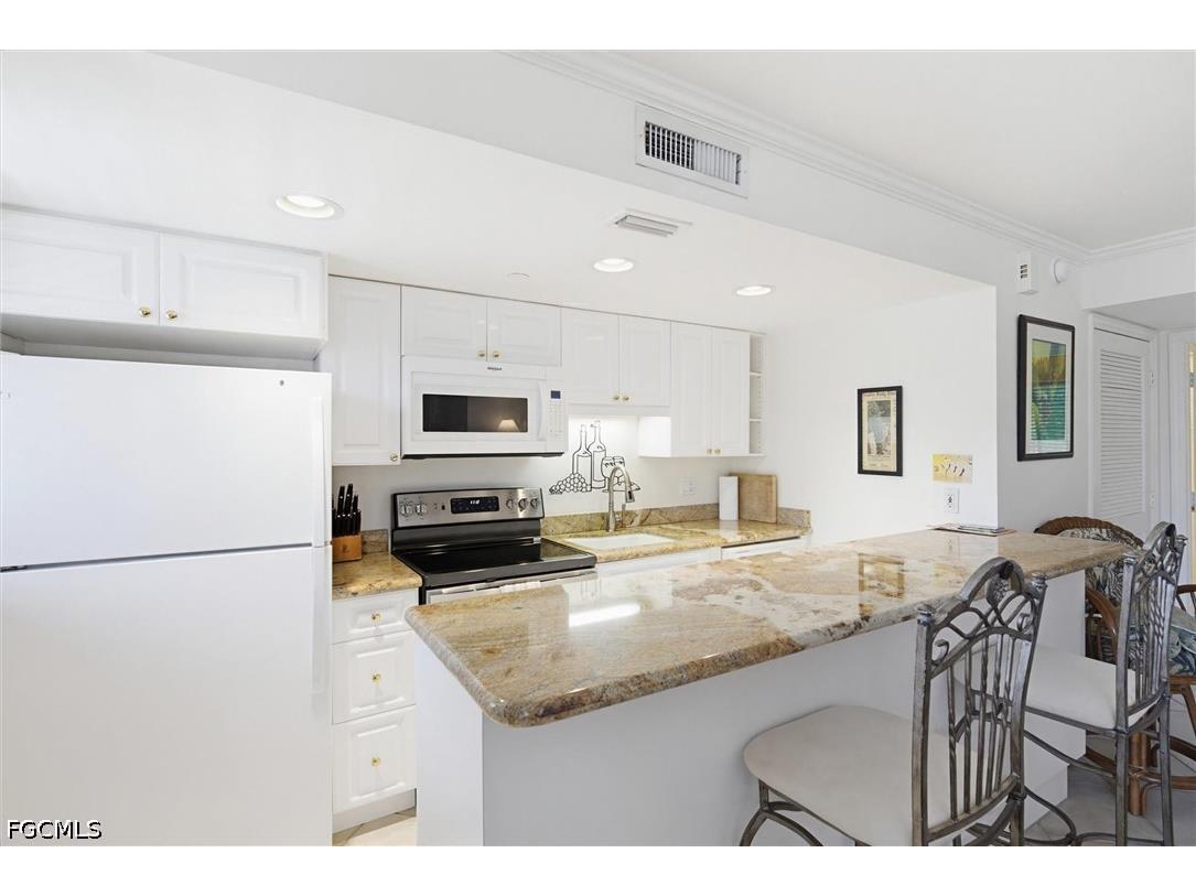 480 5th Street S #202 Naples FL 34102 2026017700 image5