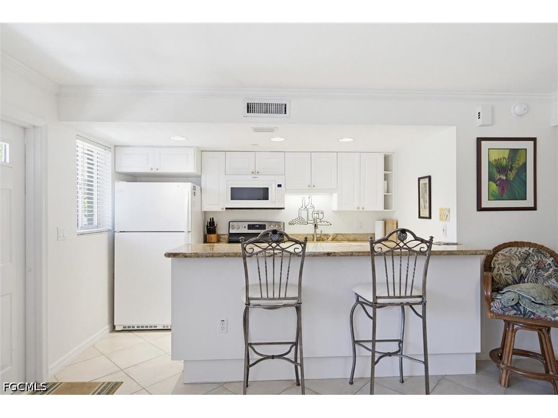 480 5th Street S #202 Naples FL 34102 2026017700 image7