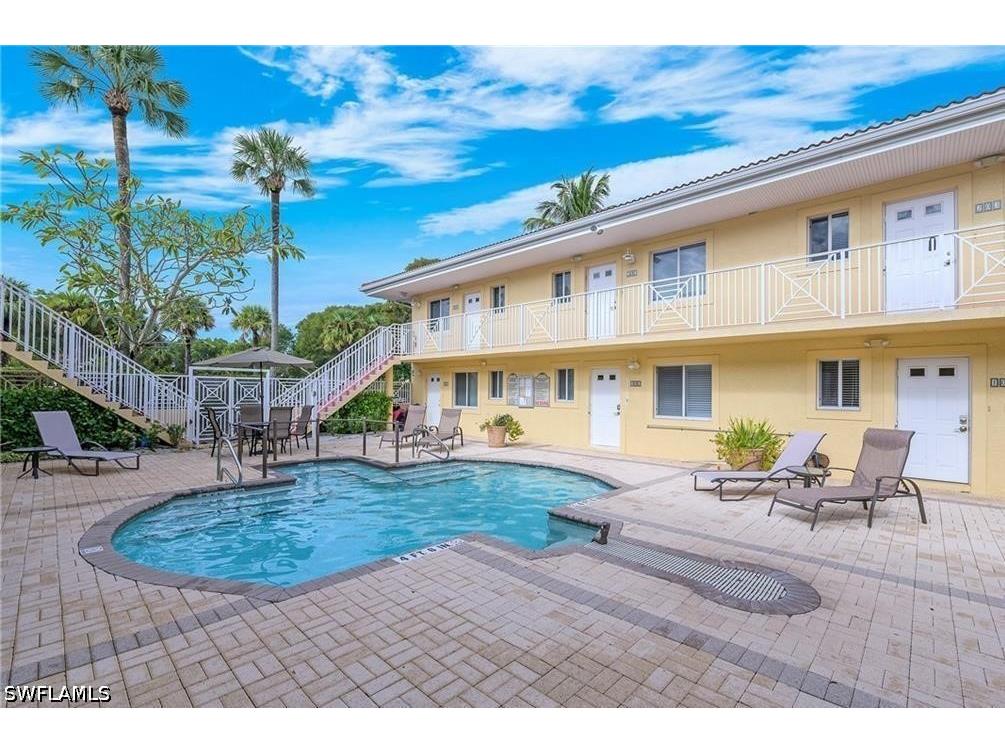 480 5th Street S #202 Naples FL 34102 226020598 image1