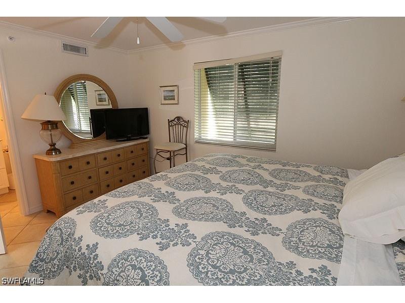480 5th Street S #202 Naples FL 34102 226020598 image9