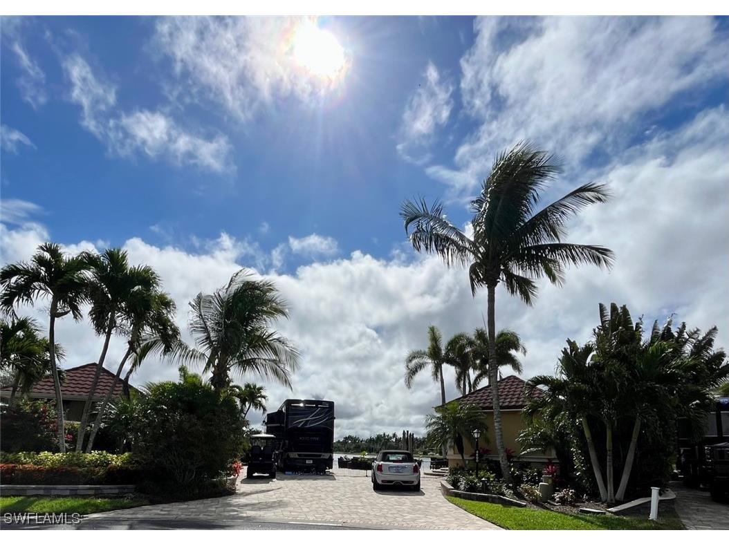 4800 Corian Court Naples FL 34114 223028364 image1