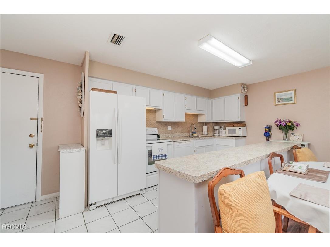 4802 Tudor Drive #201 Cape Coral FL 33904 2025020437 image8