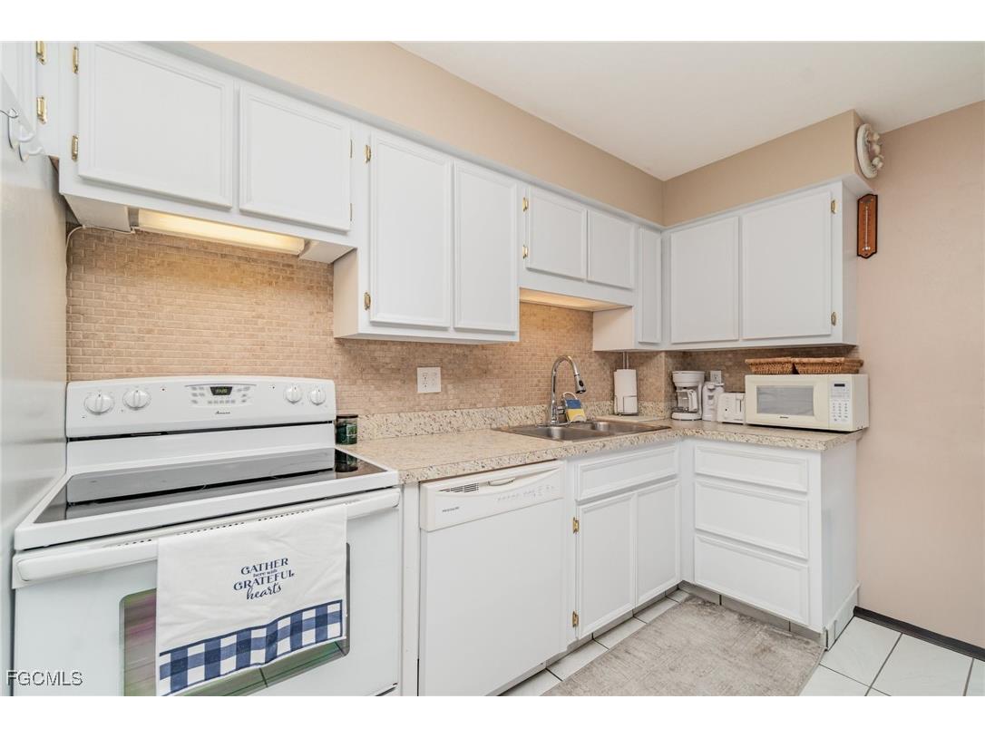 4802 Tudor Drive #201 Cape Coral FL 33904 2025020437 image9