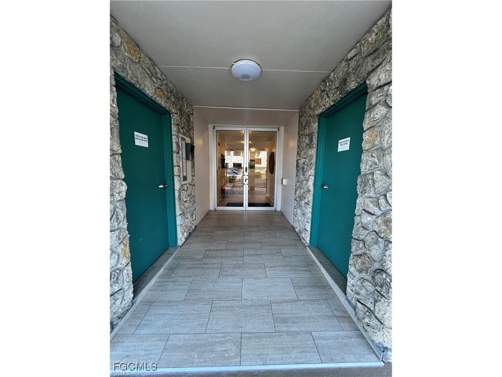 4803 Sunset Court #104 Cape Coral FL 33904 2025016328 image3