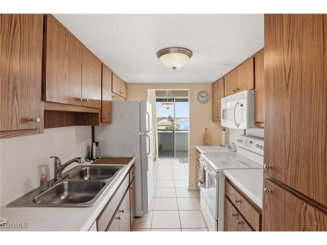 4803 Sunset Court #404 Cape Coral FL 33904 2026003373 image6