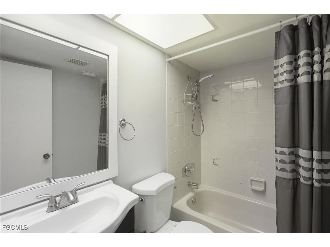4805 Sorrento Court #102 Cape Coral FL 33904 2025021389 image23