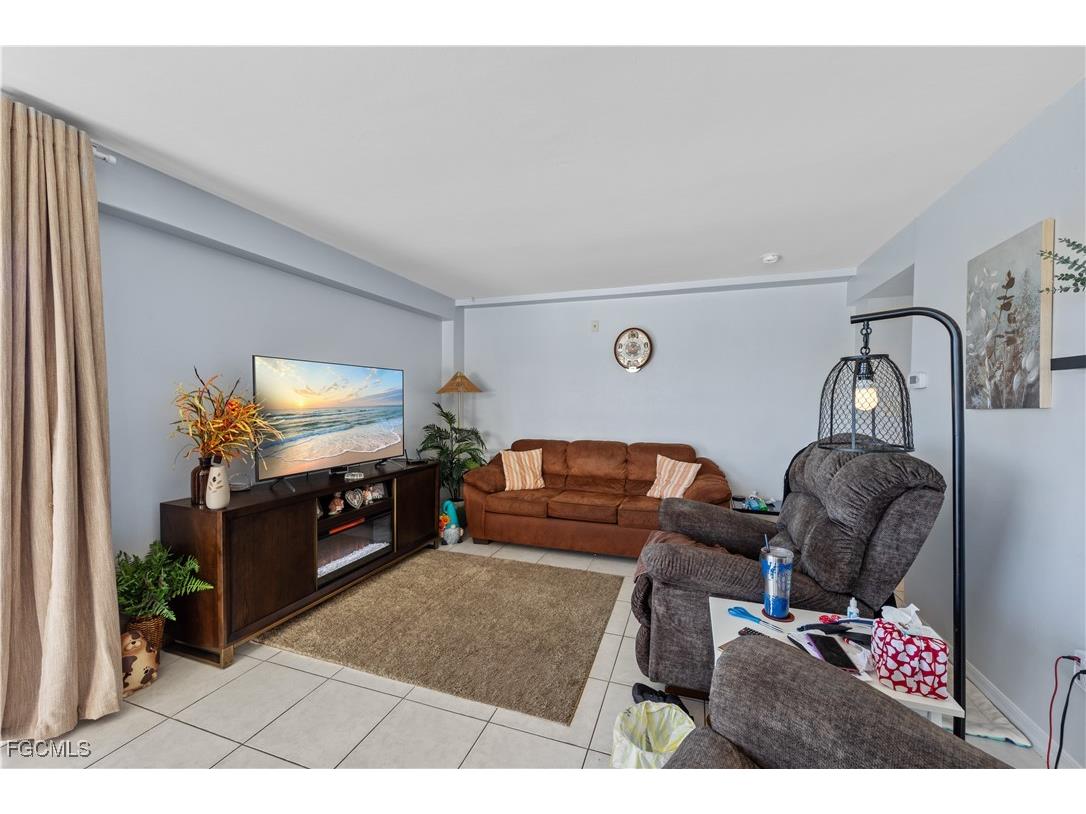 4807 Sunset Court #405 Cape Coral FL 33904 2025025954 image9
