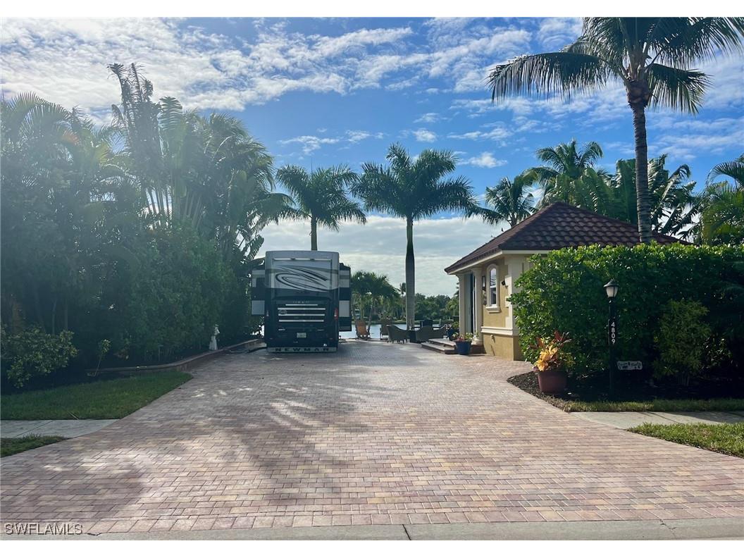 4809 Southern Breeze Drive Naples FL 34114 223094388 image1