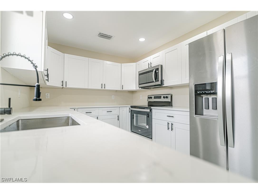 4810 Barcelona Circle Naples FL 34112 224023874 image1