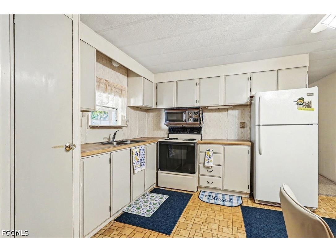 4811 Flamingo Drive Saint James City FL 33956 2026019104 image8