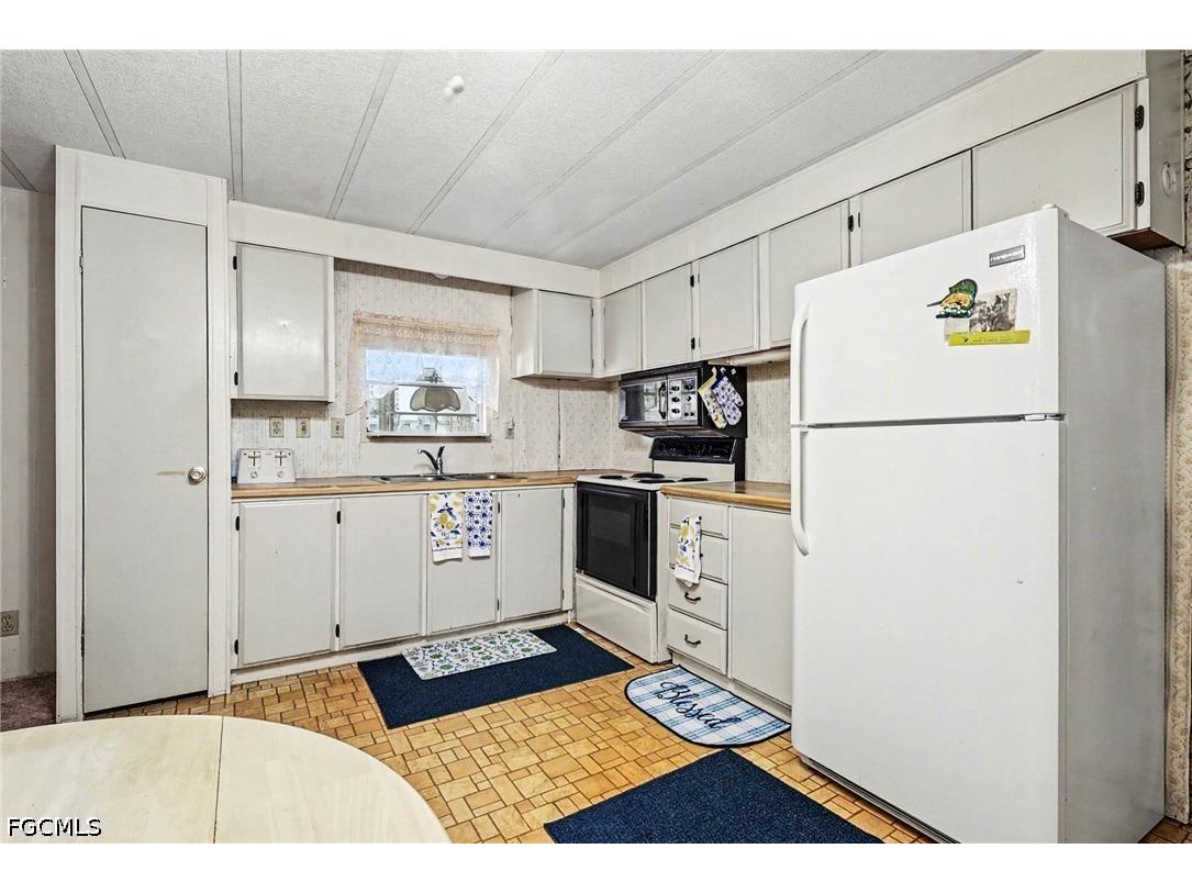 4811 Flamingo Drive Saint James City FL 33956 2026019104 image9