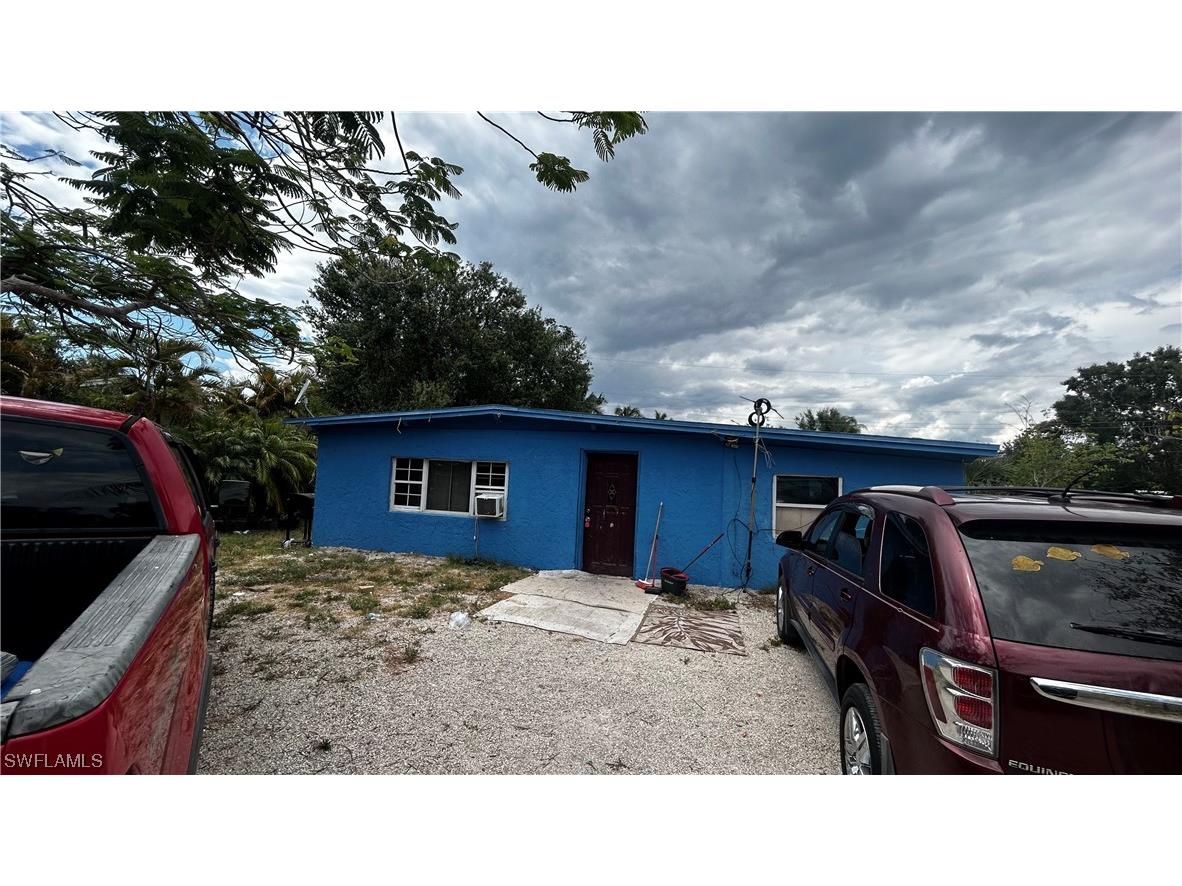 4811 Hunters Green Drive Fort Myers FL 33905 223039820 image1